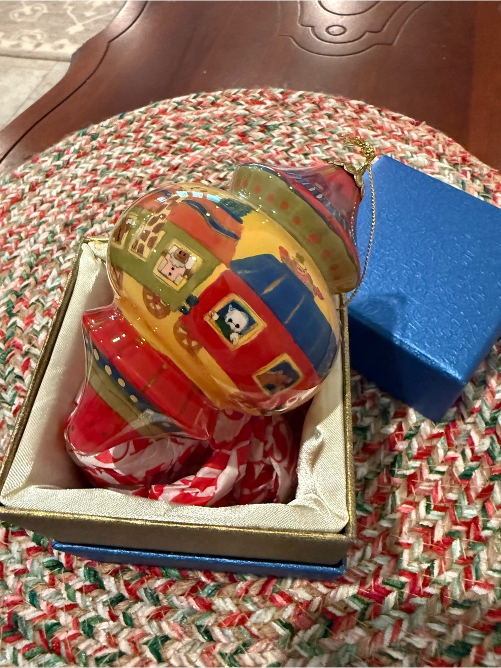 “Li Bien” glass ornament